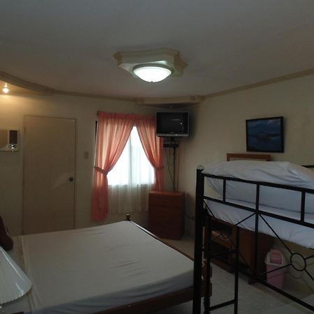 Royal Taal Inn Тагайтай Экстерьер фото