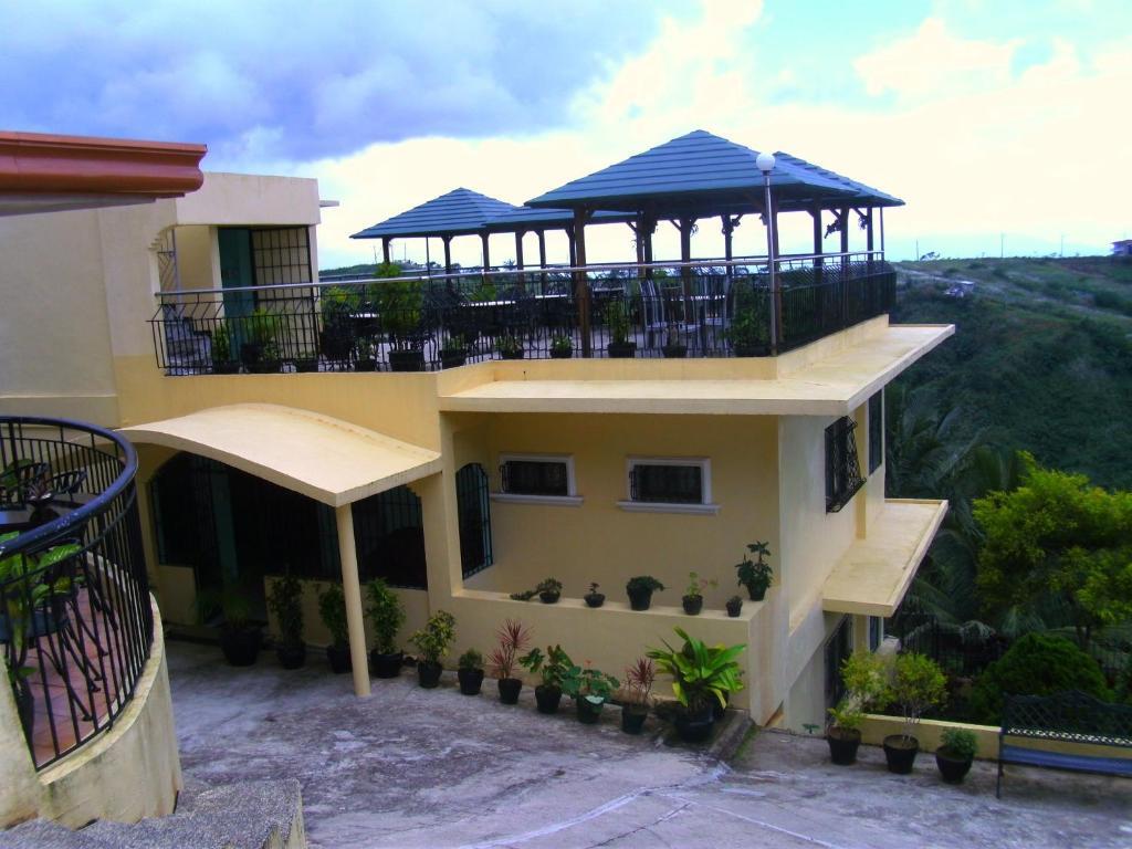 Royal Taal Inn Тагайтай Экстерьер фото