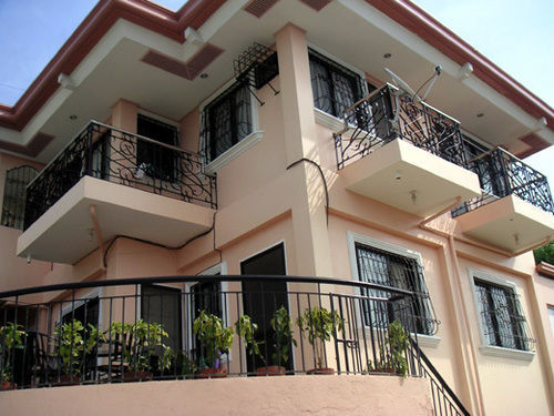Royal Taal Inn Тагайтай Экстерьер фото