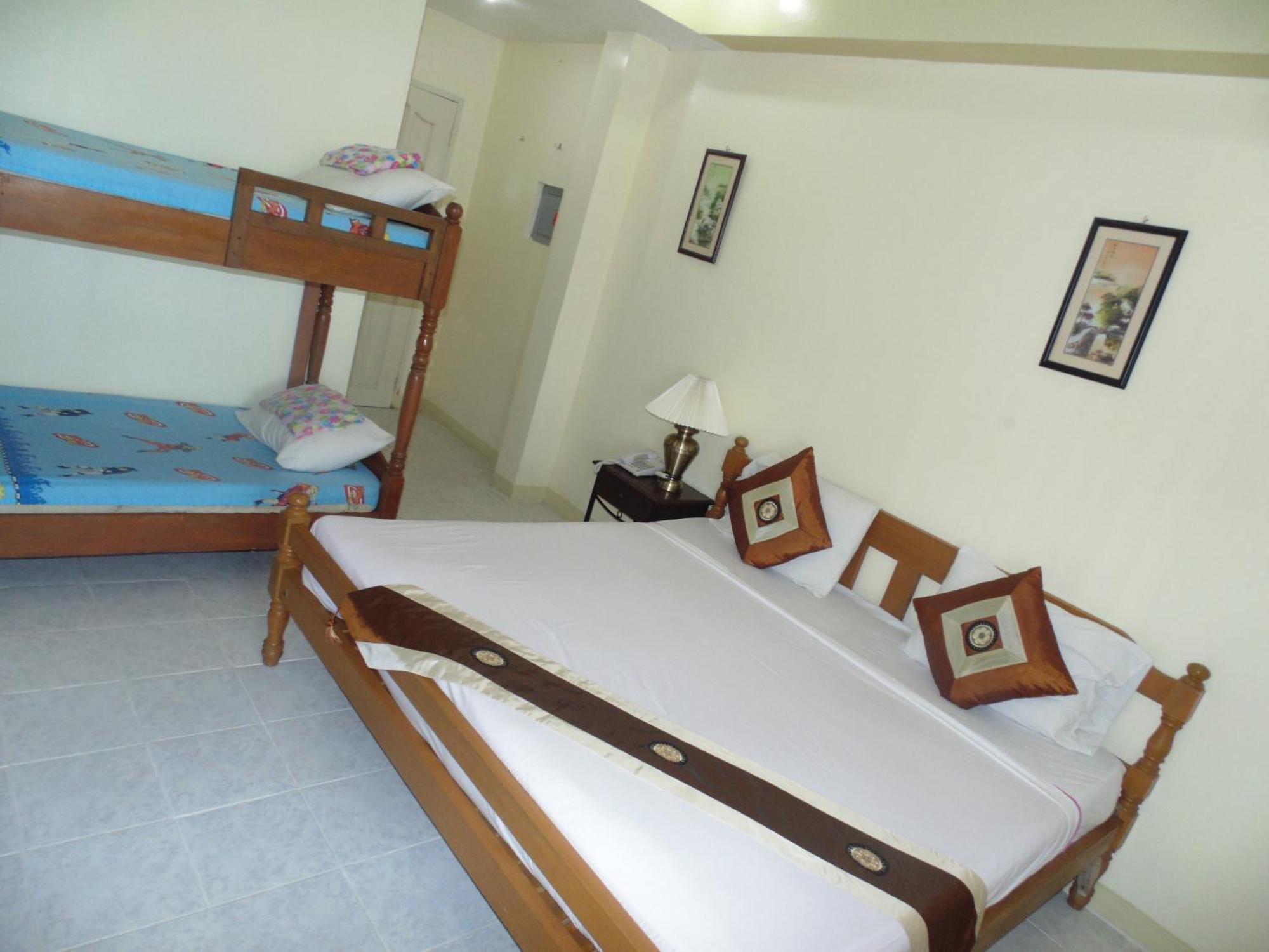 Royal Taal Inn Тагайтай Экстерьер фото