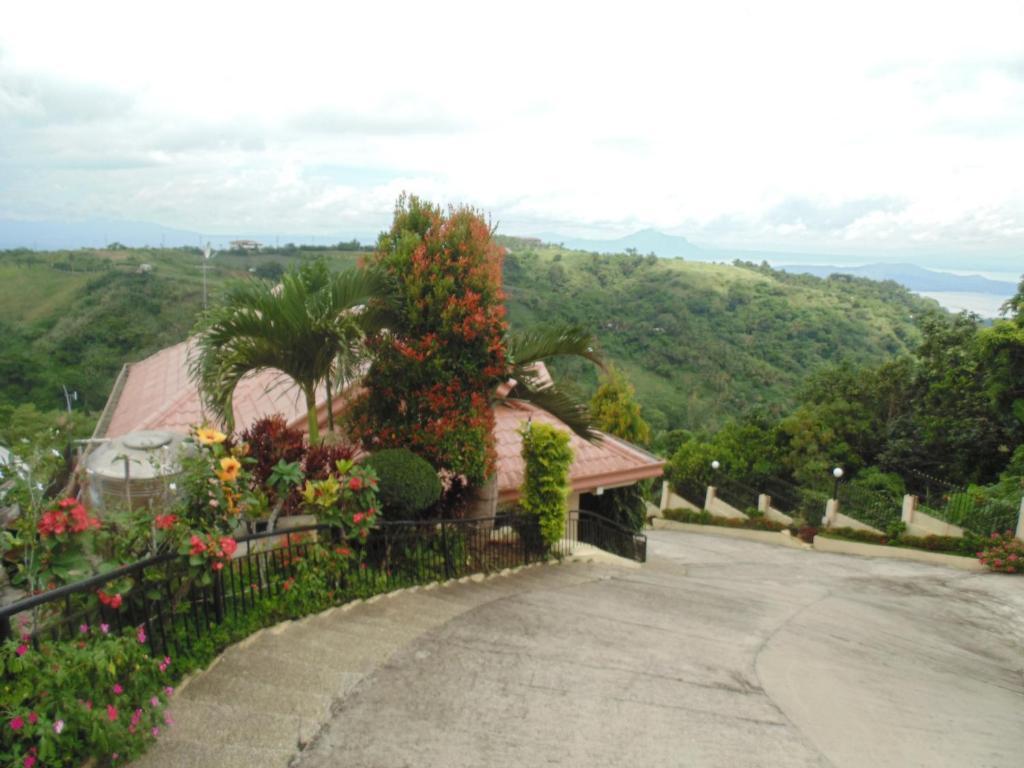 Royal Taal Inn Тагайтай Номер фото