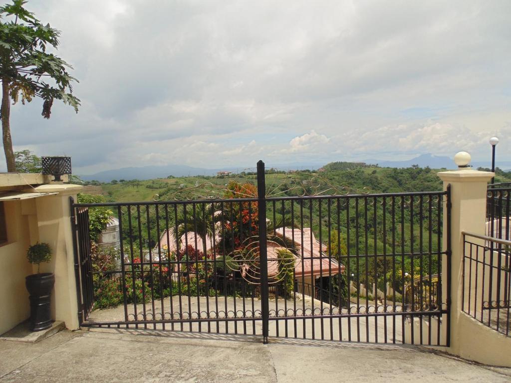 Royal Taal Inn Тагайтай Номер фото