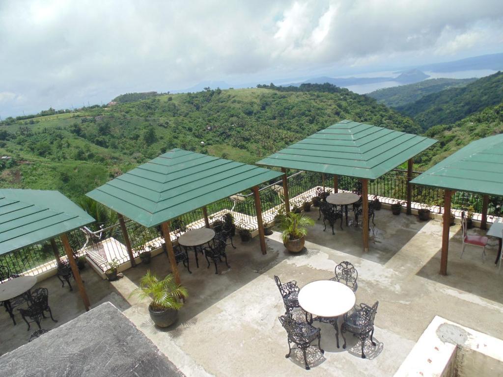 Royal Taal Inn Тагайтай Экстерьер фото