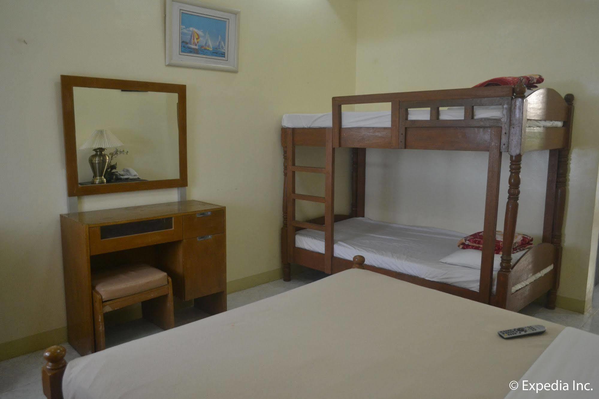 Royal Taal Inn Тагайтай Экстерьер фото