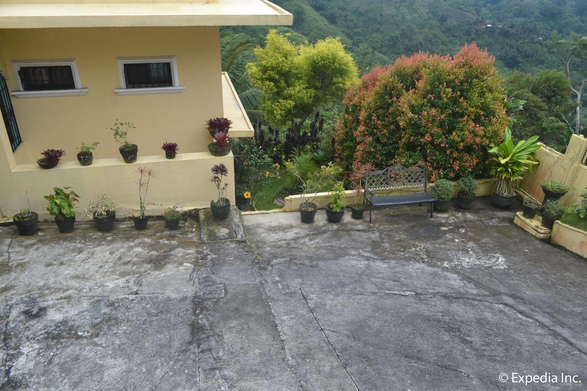 Royal Taal Inn Тагайтай Экстерьер фото