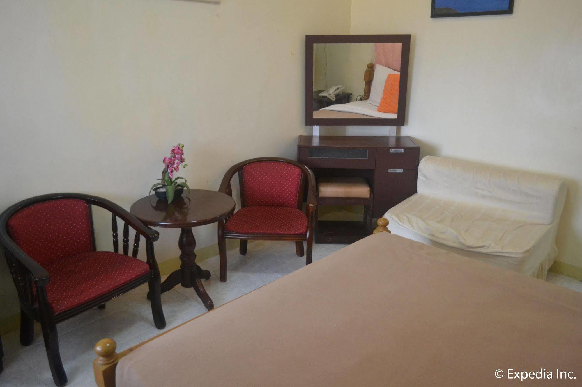 Royal Taal Inn Тагайтай Экстерьер фото