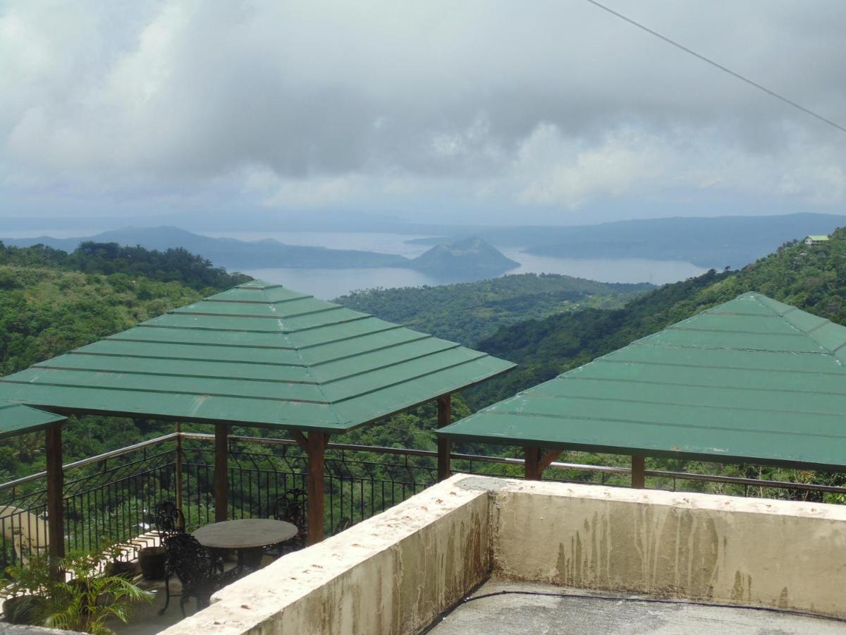 Royal Taal Inn Тагайтай Экстерьер фото